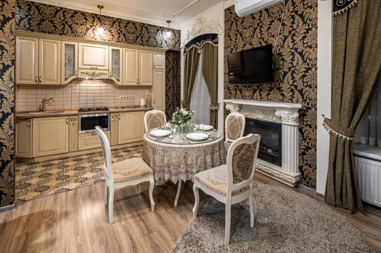 Classic Royal Central Apartment. Balcony And A/C Лвив Екстериор снимка