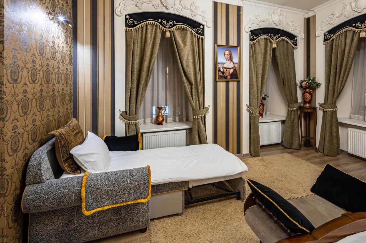 Classic Royal Central Apartment. Balcony And A/C Лвив Екстериор снимка