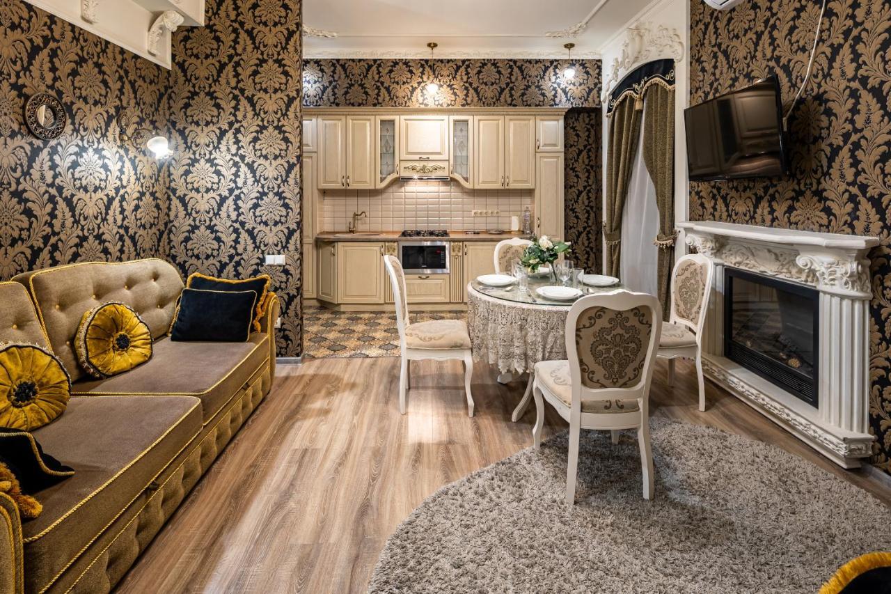 Classic Royal Central Apartment. Balcony And A/C Лвив Екстериор снимка