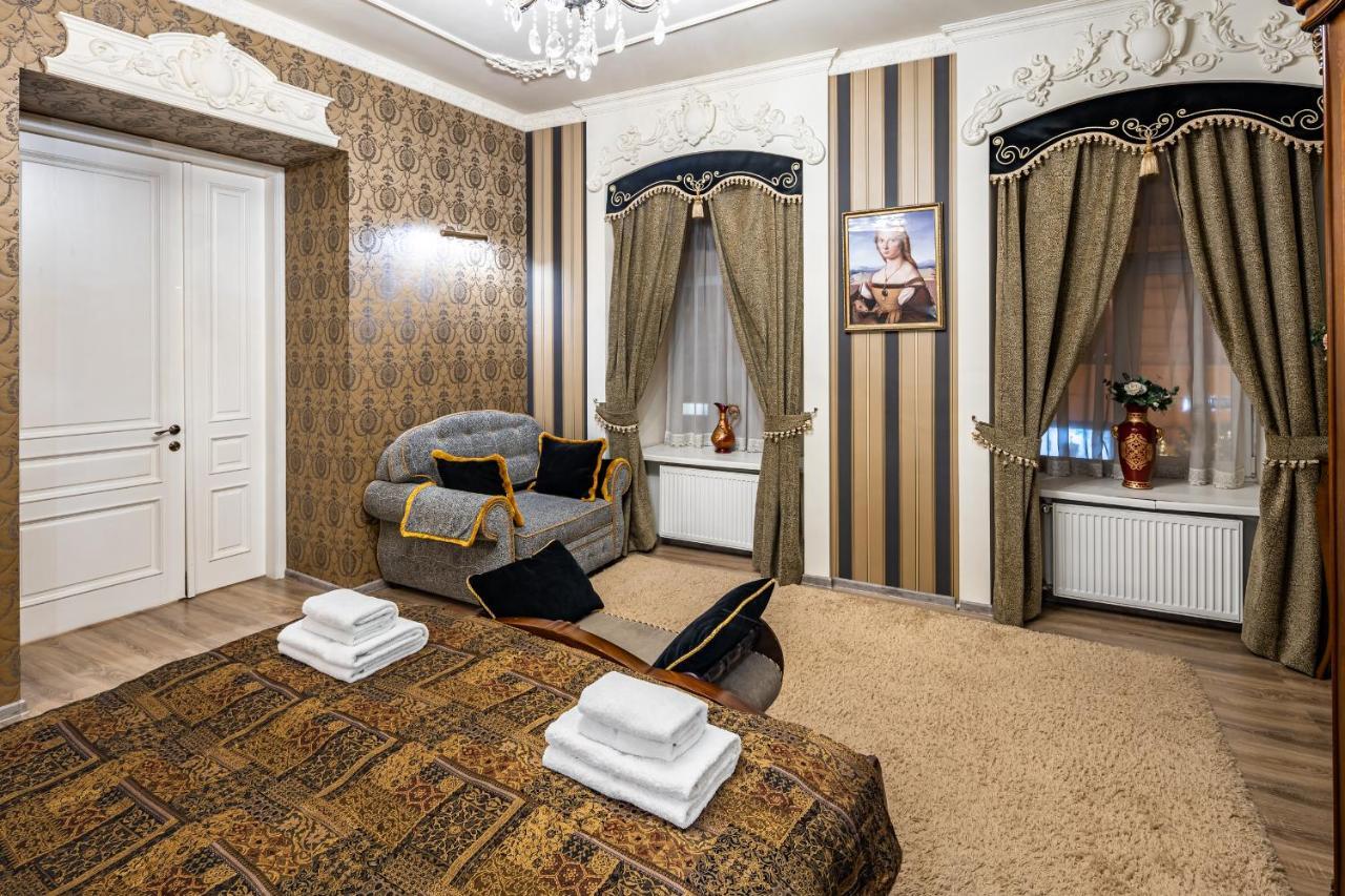 Classic Royal Central Apartment. Balcony And A/C Лвив Екстериор снимка