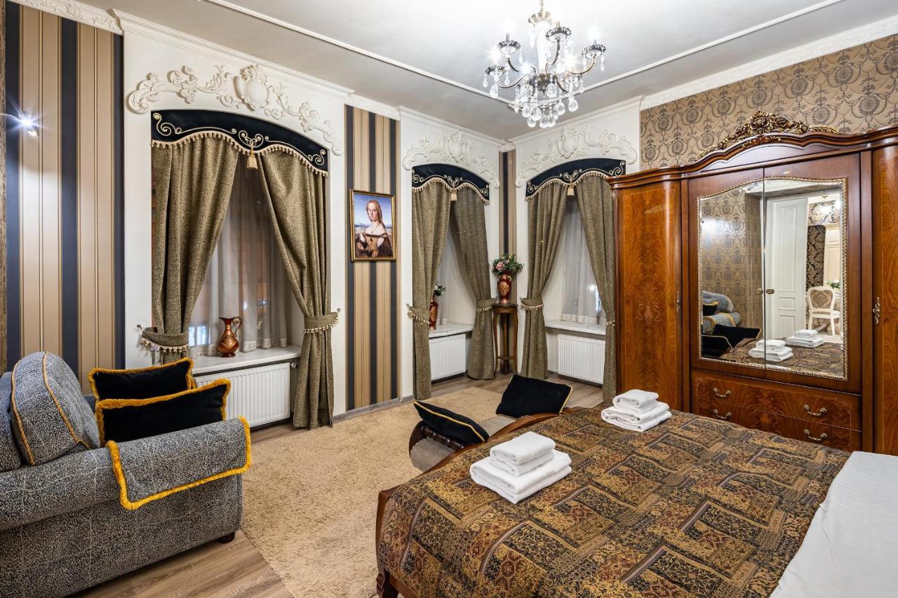 Classic Royal Central Apartment. Balcony And A/C Лвив Екстериор снимка
